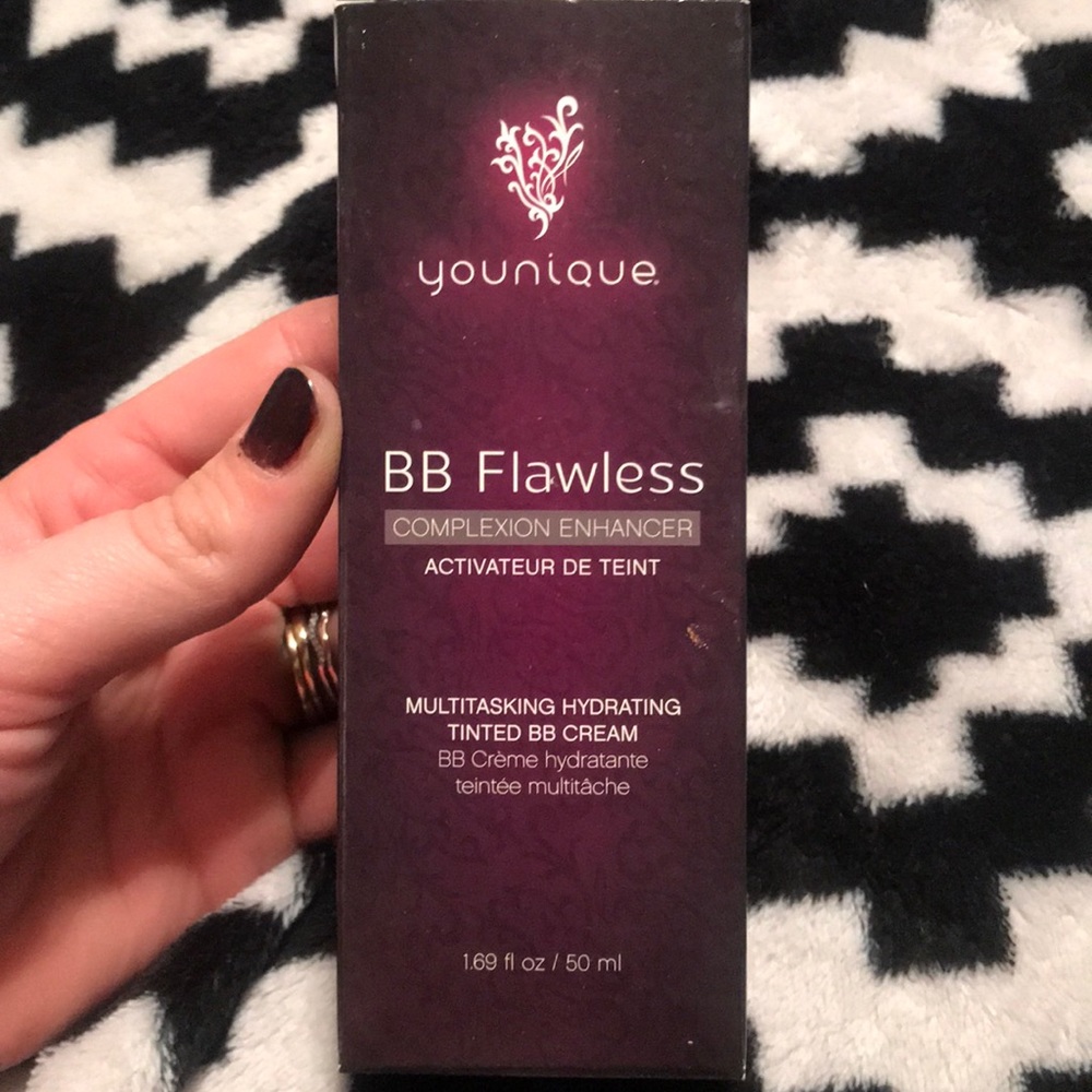 Younique BB flawless cream in shade cream.